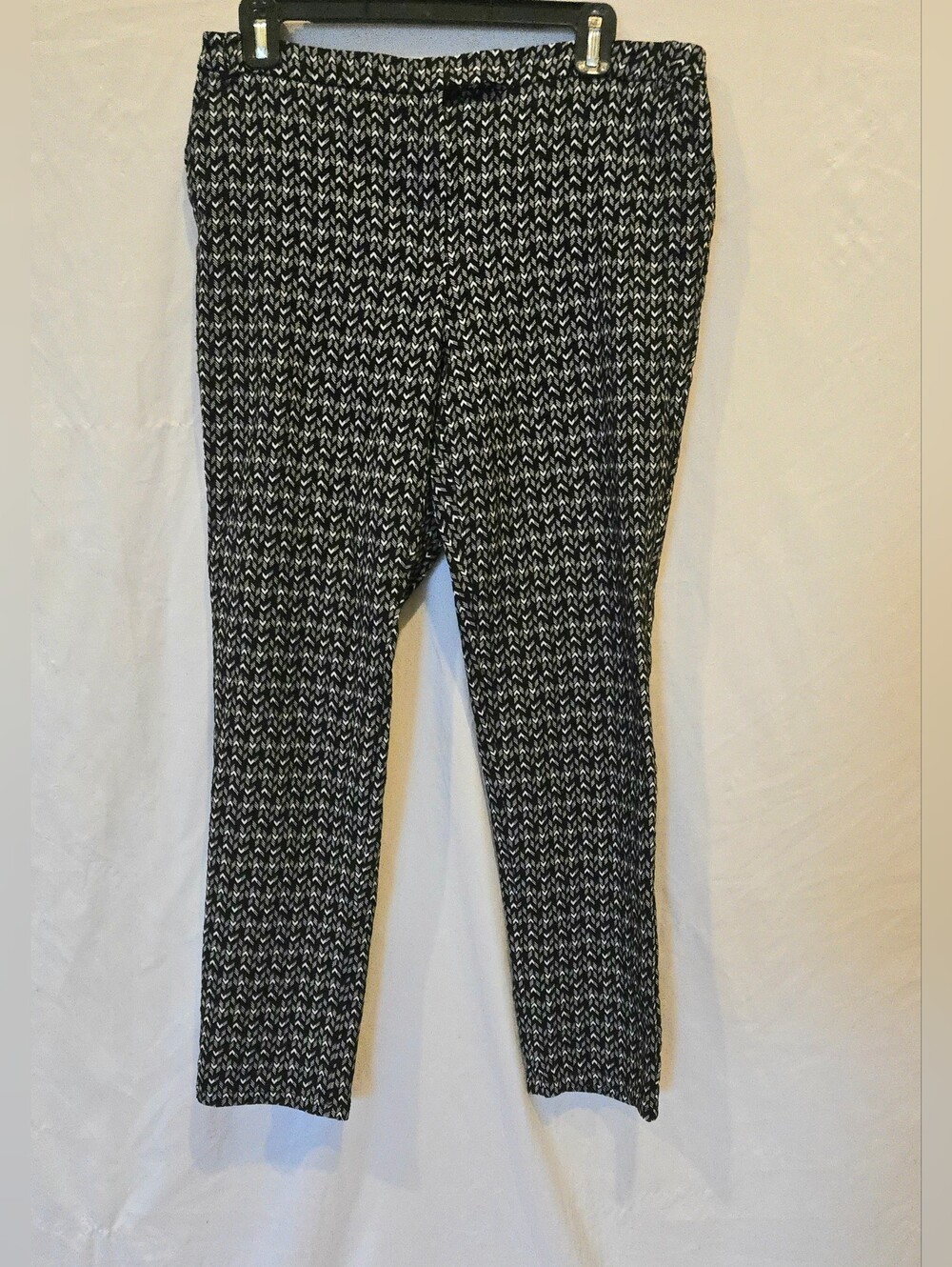 Cato Women's Black and White Geometric Patterned Knit Ankle Pants Casual 14